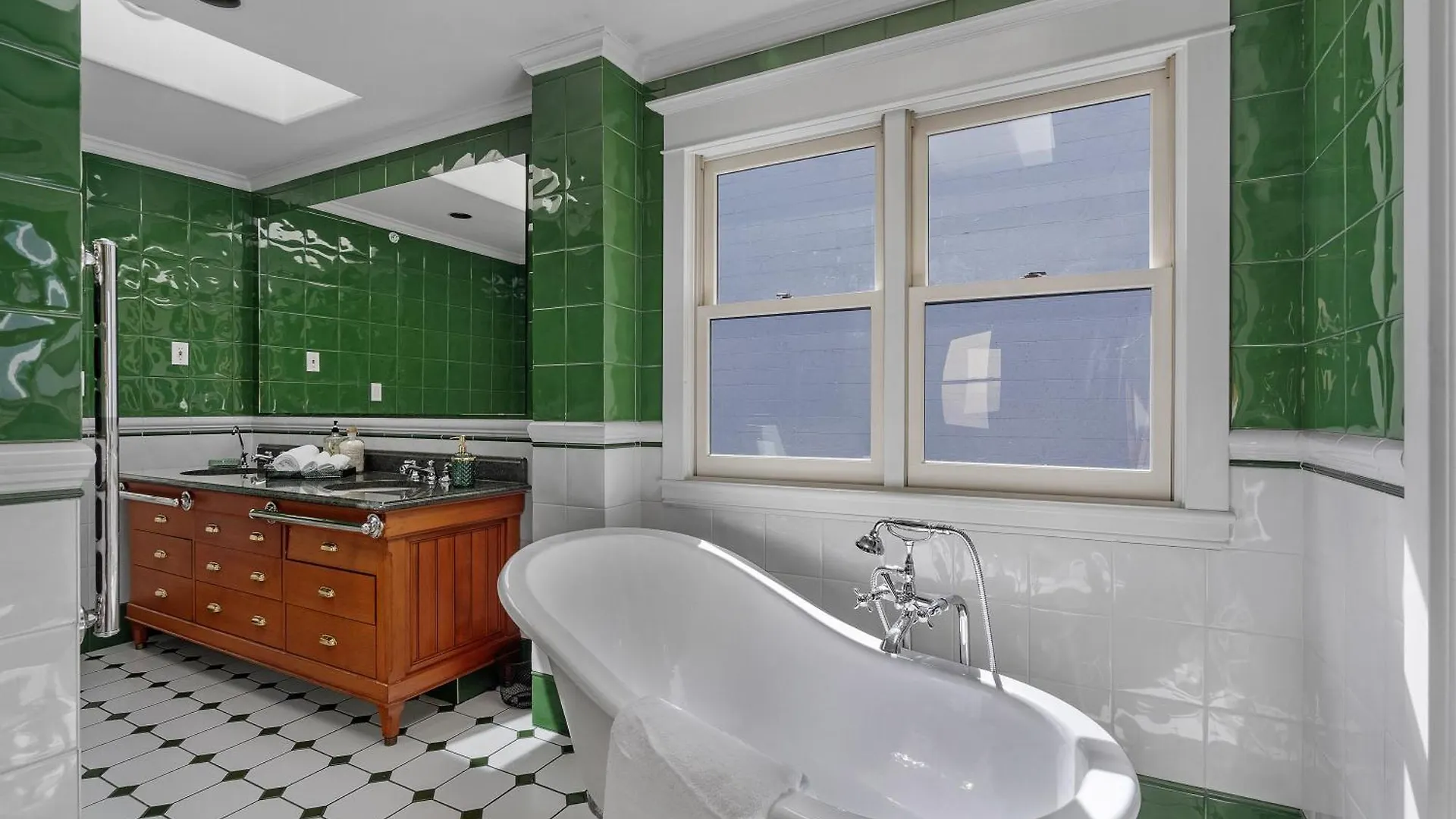 The Vancouver Heritage Home - Mount Pleasant Canada