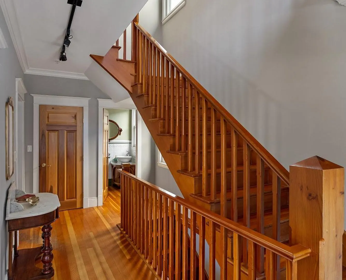 The Vancouver Heritage Home - Mount Pleasant 0*,